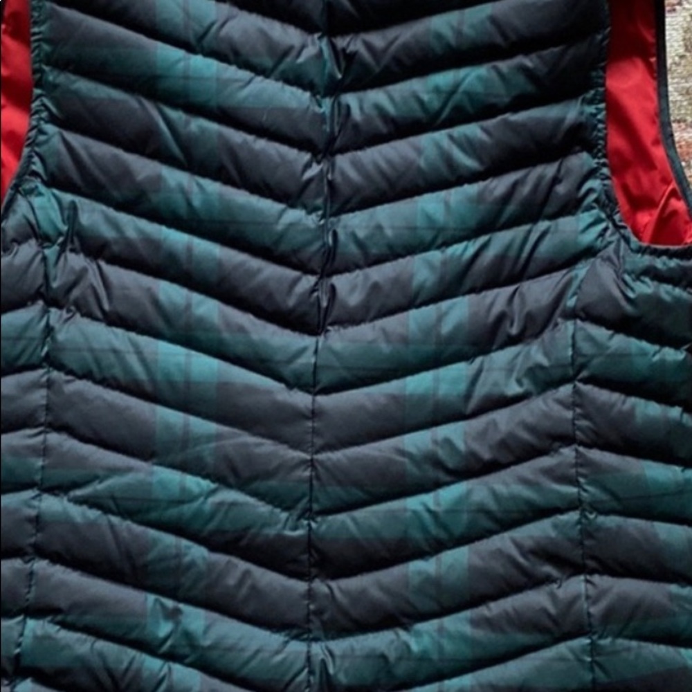 TALBOTS Tartan Puffer Vest NEW - Picture 2 of 4